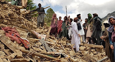 Afganistan'da deprem... 622 ölü, bin 555 yaralı