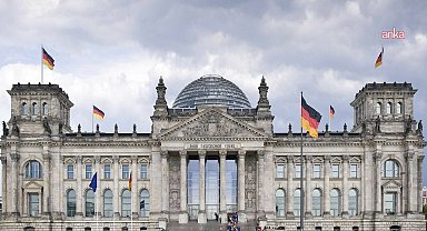 Almanya Federal Meclisi, Federal Anayasa Mahkemesi için üç yeni yargıç seçti