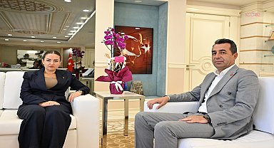 Antalya Büyükşehir Belediye Başkan Vekili Özdemir, CHP Genel Başkan Yardımcısı Erhan Adem'i ağırdı