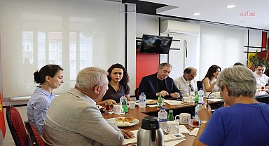 Aralarında DEM Parti, EMEP ve TİP'in de olduğu birçok siyasi parti İstanbul’da bir araya geldi