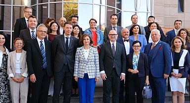 Avrupa Hareketlilik Haftası başladı: Eskişehir'de belediye başkanları Ulus Anıtı’na yürüdü