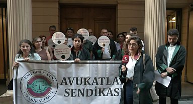 Avukatlar Sendikası’ndan İstanbul Barosu önünde açıklama: Yurttaşların adalete erişim hakkı gasp ediliyor