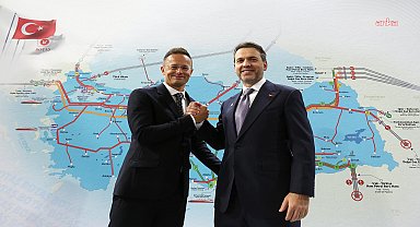 Bakan Bayraktar, Macaristan Dışişleri ve Ticaret Bakanı Szijjarto ile görüştü