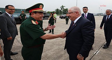Bakan Güler Vietnam'da