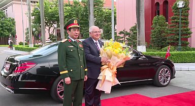 Bakan Güler, Vietnam Savunma Bakanı Giang ile bir araya geldi