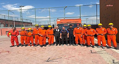 Bakırköy Belediyesi Hafif Seviye Arama Kurtarma Ekibi, eğitimlerle donanımını artırıyor