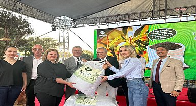 Bandırma Belediyesi’nden genç üreticilere zeytin gübresi desteği