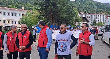 Belediye-İş Sendikası’ndan, Şavşat’ta belediye tarafından işten atılan işçilerin direnişine destek yürüyüşü