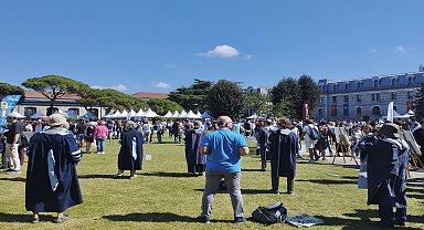 Boğaziçi Üniversitesi'nde öğrencilere izinsiz kahve ikram ederek özel kafenin işlemesini engellediği gerekçesiyle öğretim üyesi Tuna Tuğcu hakkında soruşturma başlatıldı