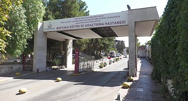 Bozyaka Eğitim Araştırma Hastanesi’nin kapatılmasına vatandaşlar ve sağlık emekçilerinden tepki