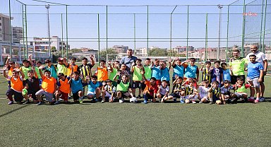 Buca'da ücretsiz kick boks ve futbol kursları yeni dönemde de devam ediyor