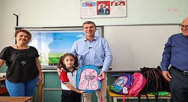 Burdur Belediyesi'nden ilkokul öğrencilerine kırtasiye desteği