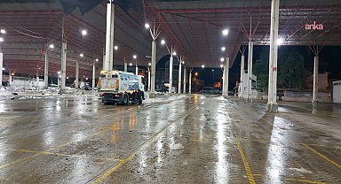 Burdur Belediyesi’nden kent merkezinde temizlik çalışması