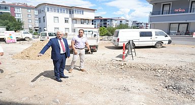 Burhaniye Belediye Başkanı Deveciler, Pazarbaşı Caddesi'nde incelemelerde bulundu