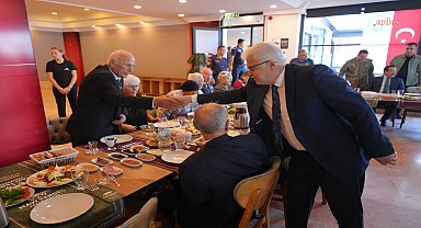 Burhaniye Belediyesi, gaziler için kahvaltı programı düzenledi