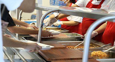 Çankaya’da üniversite öğrencileri için ücretsiz akşam yemeği uygulaması devam ediyor