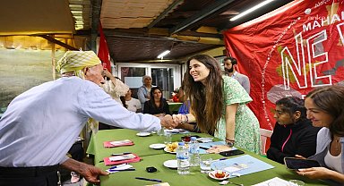 Çeşme Belediye Başkanı Denizli, Çiftlik Mahallesi sakinleriyle bir araya geldi 