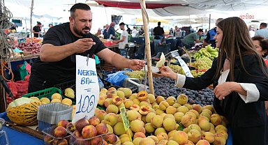 Ceyhan Belediye Başkan Vekili Yıldız’dan pazar esnafına ziyaret