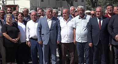 CHP 102 yaşında… Malatya İl Örgütü'nden Atatürk ve İnönü anıtlarına çelenk 