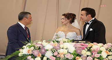 CHP Genel Başkanı Özel nikah şahidi oldu