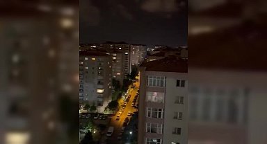CHP İstanbul İl Başkanlığı binasının polis ablukasına alınmasına İstanbullulardan tepki