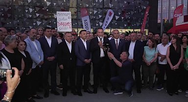 CHP İstanbul İl Başkanlığı önünde gerginlik, polis ekipleri, il binasına giriş ve çıkışları engelliyor