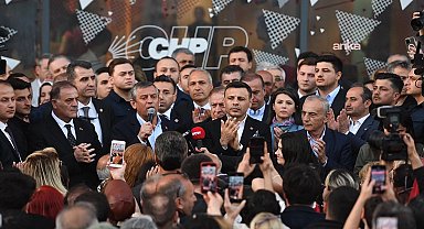 CHP İstanbul İl Binası polis ablukasında... Özgür Çelik: 