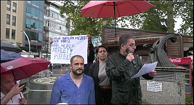 CHP İstanbul İl Yönetiminin tedbiren görevden uzaklaştırılması Rize'de protesto edildi