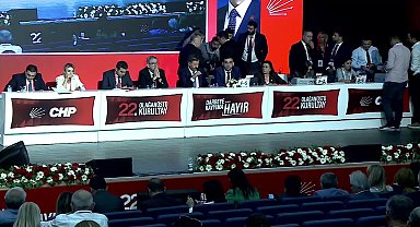 CHP'nin 22'nci Olağanüstü Kurultayı... Özgür Özel geçerli 835 oyun tamamını alarak yeniden genel başkan seçildi