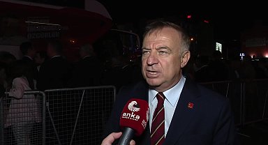 CHP'nin Kadıköy mitingi... Gökan Zeybek: Kongrelerin vermediği yetkiyi mahkemelerden arayanlara da diyoruz ki: O yol çıkmaz sokaktır