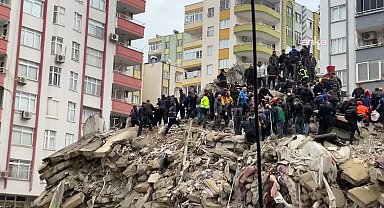 Deprem davasında Allah'a küfreden tutuklu müteahhit hakkında soruşturma başlatıldı 