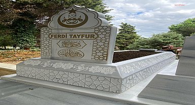 Devlet Bahçeli'den, Ferdi Tayfur'un kabrine özel mezar taşı... 