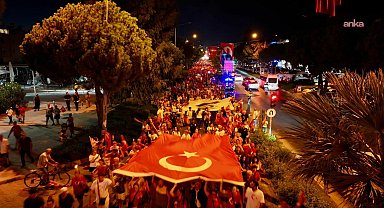 Didim’de 30 Ağustos, fener alayı ve konserle kutlandı