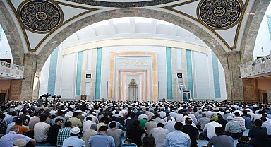 Diyanet'in Cuma hutbesi: ''Zinaya giden yollar meşrulaştırılmaya çalışılmamalı; çıplaklık ve teşhircilik, hayatın bir parçasıymış gibi lanse edilmemelidir'' 