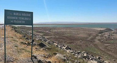 Diyarbakır’da kuraklıktan etkilenen üreticilerden Cumhurbaşkanı Erdoğan’a: “Biz bu ülkenin üvey evladı değiliz”