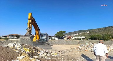 Edremit Belediyesi'nden Şahindere'de moloz temizliği 