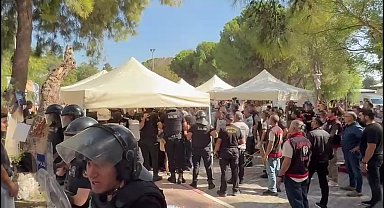 Ege Üniversitesi'nde öğrencilere polis müdahalesi 