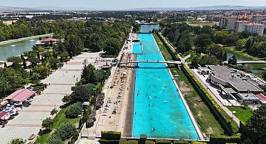 Eskişehir Büyükşehir Belediyesi’nin yapay plajı sezona veda ediyor 