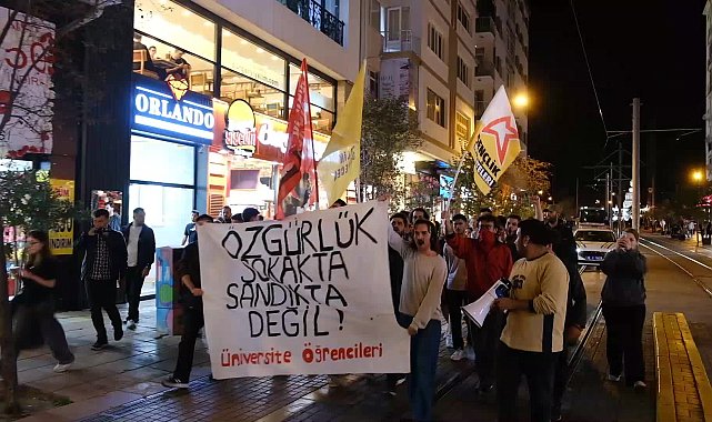 Eskişehir'de üniversite öğrencileri CHP İstanbul İl Başkanlığında yaşananları protesto etti