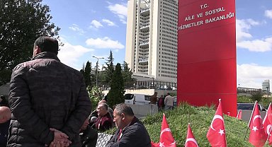 Şehit aileleri ve gaziler Aile Bakanlığı önünde hak talebiyle eylem yaptı