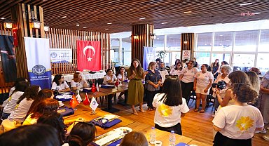 Genç kadın liderler Çeşme'de buluştu