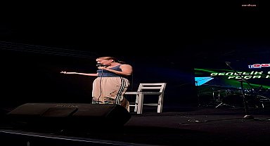 Gençler, kamp için Foça’da buluştu