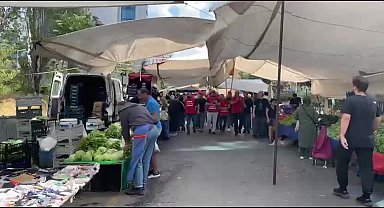 Hyundai Asansör önünde açıklama yapan işçiler: 