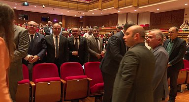 İzmir Büyükşehir Belediye Başkanı Tugay: Bazı noktalarda trafiği kısıtlamayı düşünüyoruz