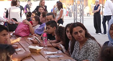 İzmir Büyükşehir Belediye Başkanı Tugay’dan çocuklara özel ilgi