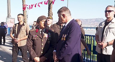 İzmir Büyükşehir Belediye Başkanı Tugay gazileri ağırladı