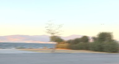 İzmir’de arabada film keyfi