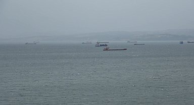 Karadeniz'de yük gemileri Sinop'a sığındı