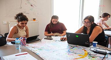 Karşıyaka’da genç tasarımcıların eserleri Galeri Alt’ta sergileniyor