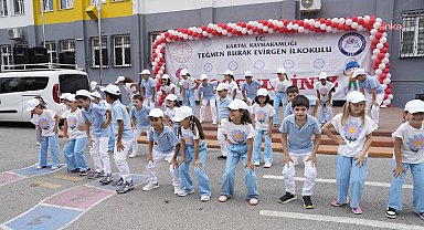 Kartal Belediyesi, öğrencilerin yeni dönem heyecanını paylaştı